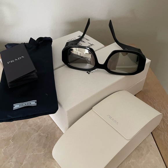 Prada mirrored sunglasses - Picture 13 of 17